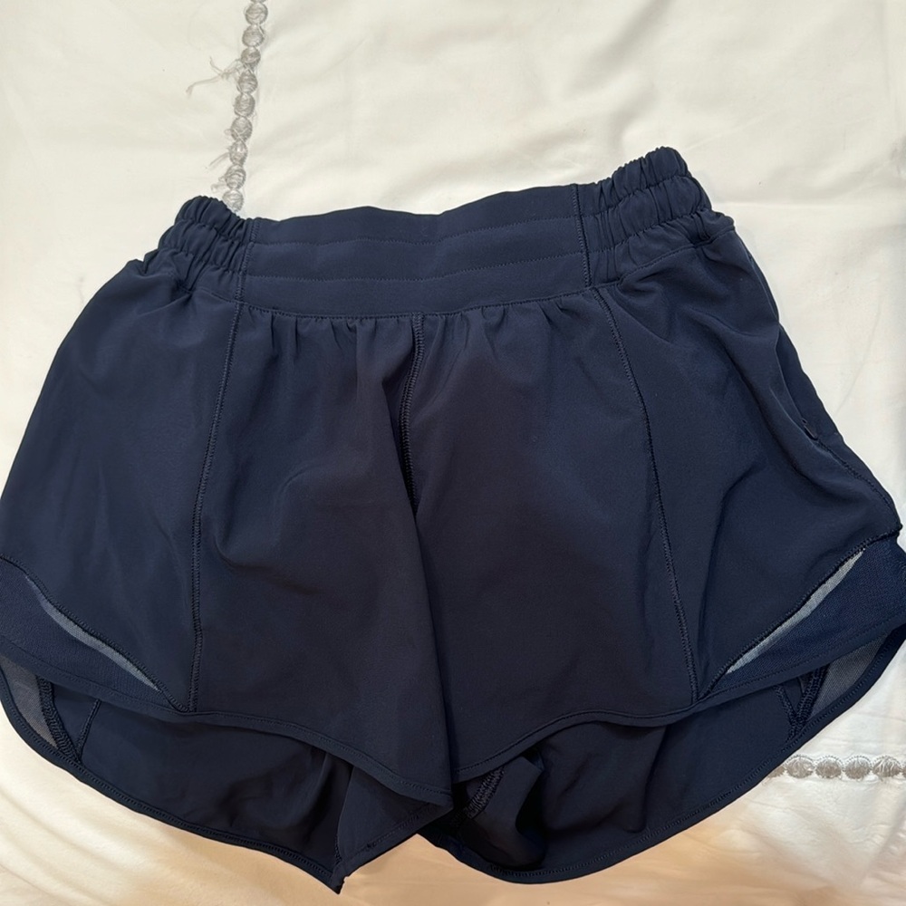 Navy Lulu hotty hot shorts!